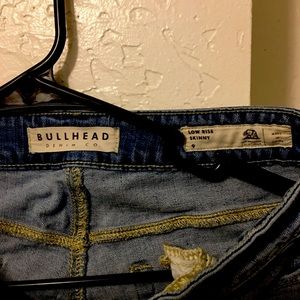 Bullhead low rise skinny jeans